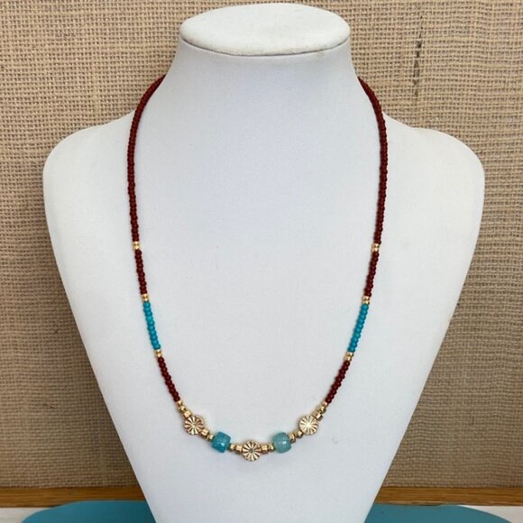 Elegant Beaded Necklace with Gold Accents - Picture 1 of 11